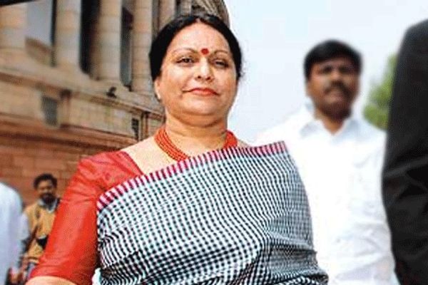 Saradha scam nalini chidambaram examined by cbi