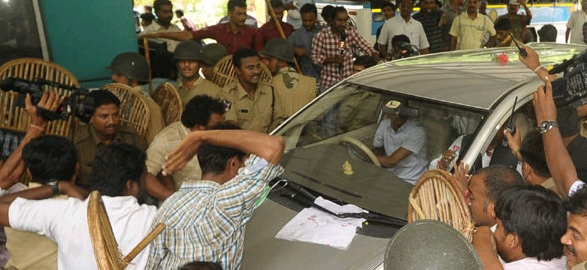 Vh faced samaikyandhra protest