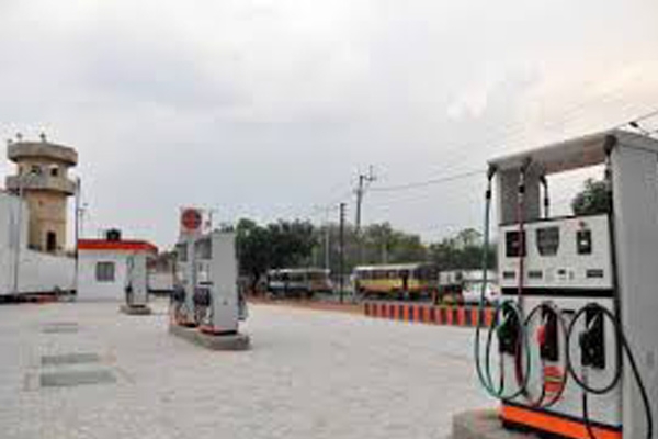 Prisoner escaped from open air jail of chanchal guda petrol bunk with money