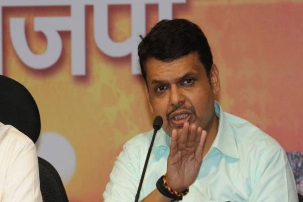 Shiv sena attacks devendra fadnavis