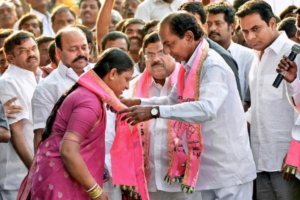 Konda couple join trs