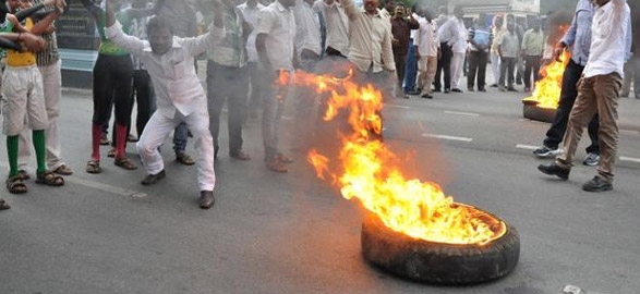 Seemandhra erupts in protest