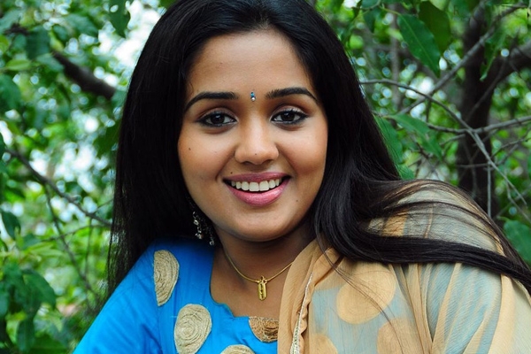 Ananya takes one rupee advance for movie