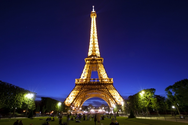 Eiffel tower making history