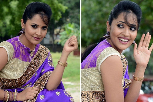 Anasuya latest saree photo shoot in modern mahalakshmi programme launching show to get movie offers