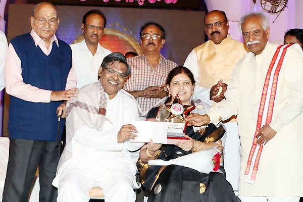 Veturi puraskaram 2014 awards