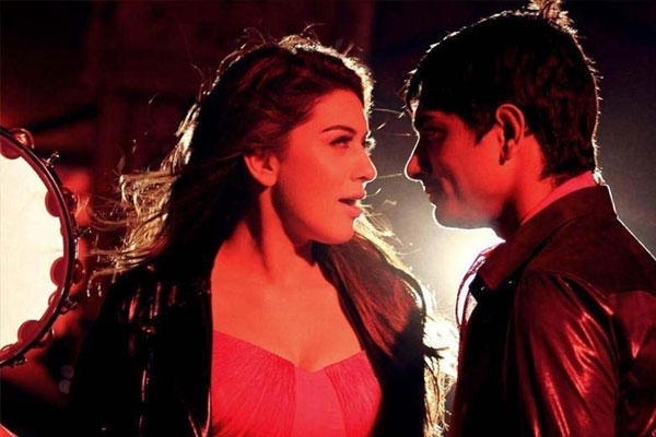 Hansika new love affair in kollywood