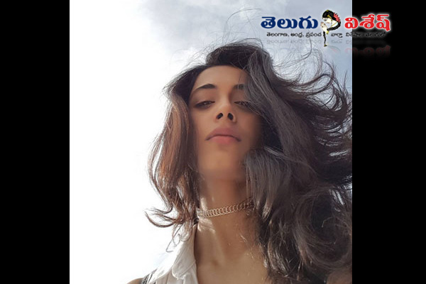 Sarah Jane Dias 6